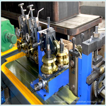 Stahl-Rohr/Schlauch kalt Walzprofilieren Maschine/geschweißte Rohr-Produktionslinie